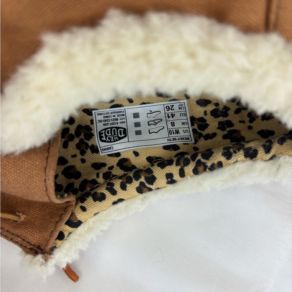 Hey Dude- Womens Yellowstone Wendy Beth Collection - Picture 2 of 8
